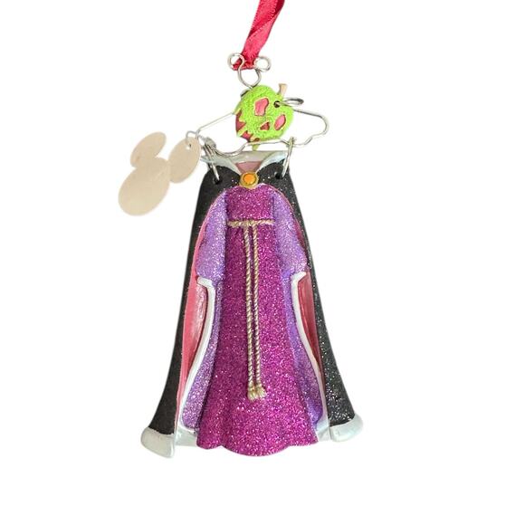Disney Snow White Seven Dwarfs Evil Queen Dress Xmas Ornament with Poison Apple - Picture 1 of 3